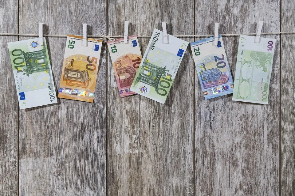 money-2991837_960_720.jpg