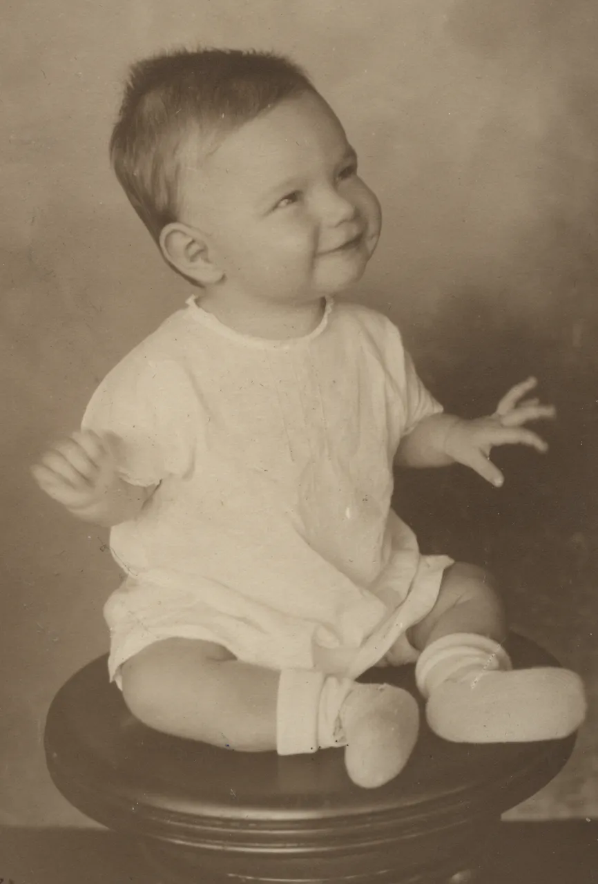 Marilyn Life Photos-3.png