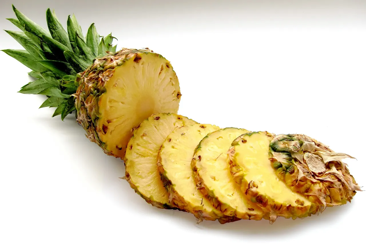 pineapple-636562_1920.jpg