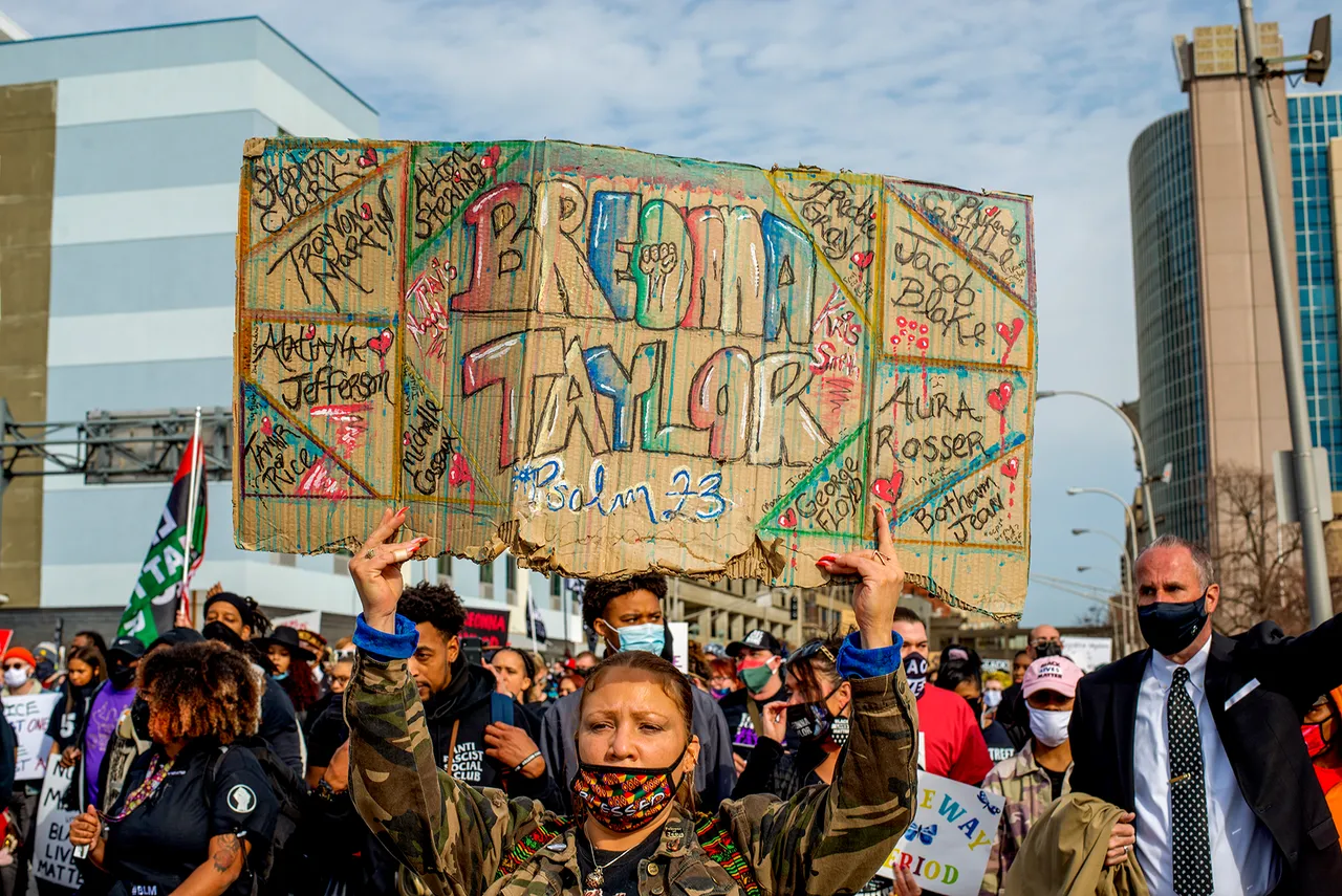 marching_in_the_streets_4.jpg