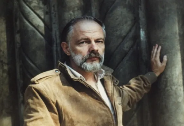 philip-k-dick-hand-on-wall.jpg