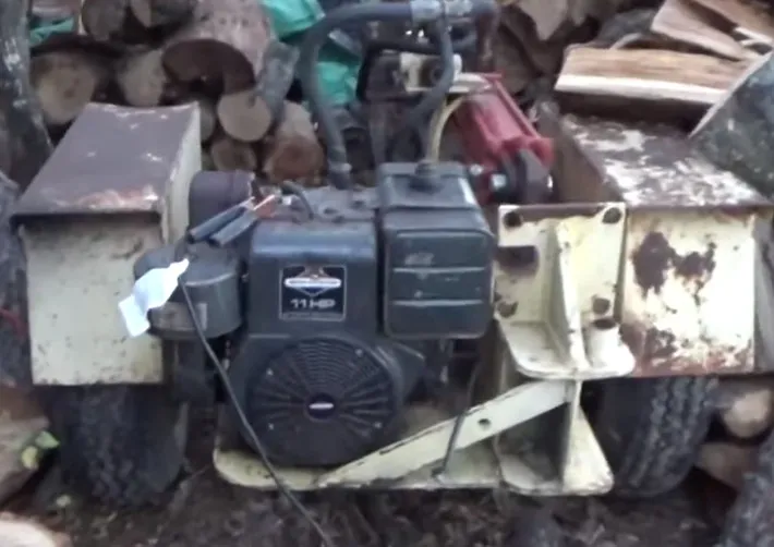 My-Old-Log-Splitter-Engine.jpg