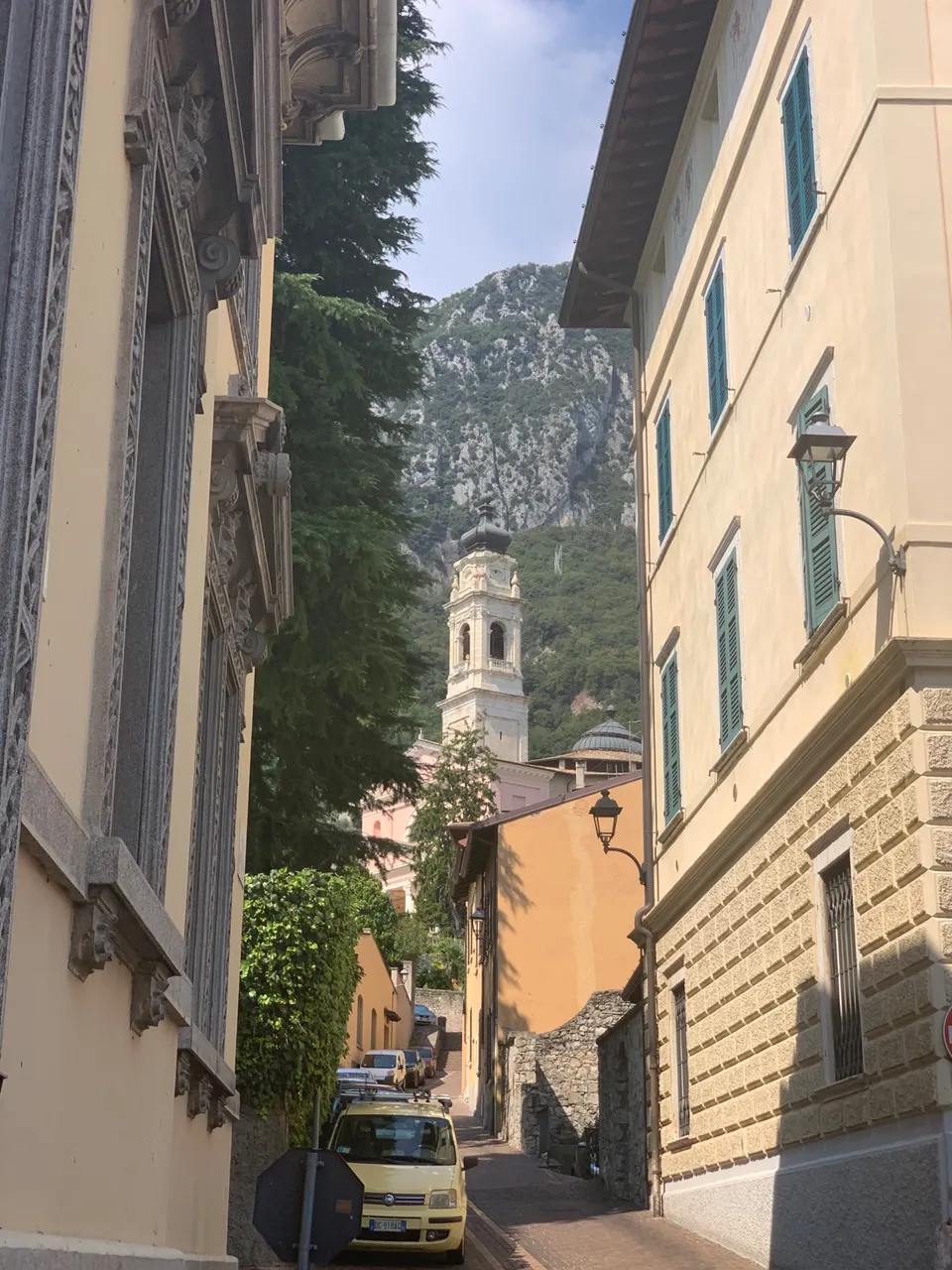 We walked the narrow streets with cobble stones up to the church. Unfortunately it was closed, so i didnt burn a candle like i do in all i can enter