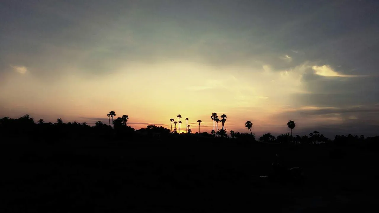 https://s3.us-east-2.amazonaws.com/partiko.io/img/karthik2-amaravathi-sunsets9v1zu9kf-1534951752062.png