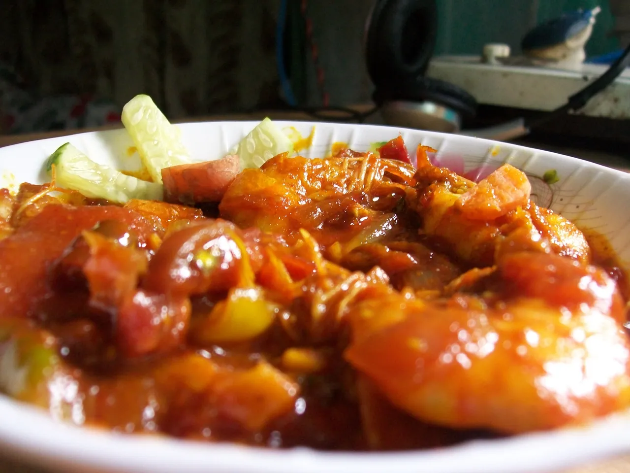 Bengali_style_prawn_curry.jpg