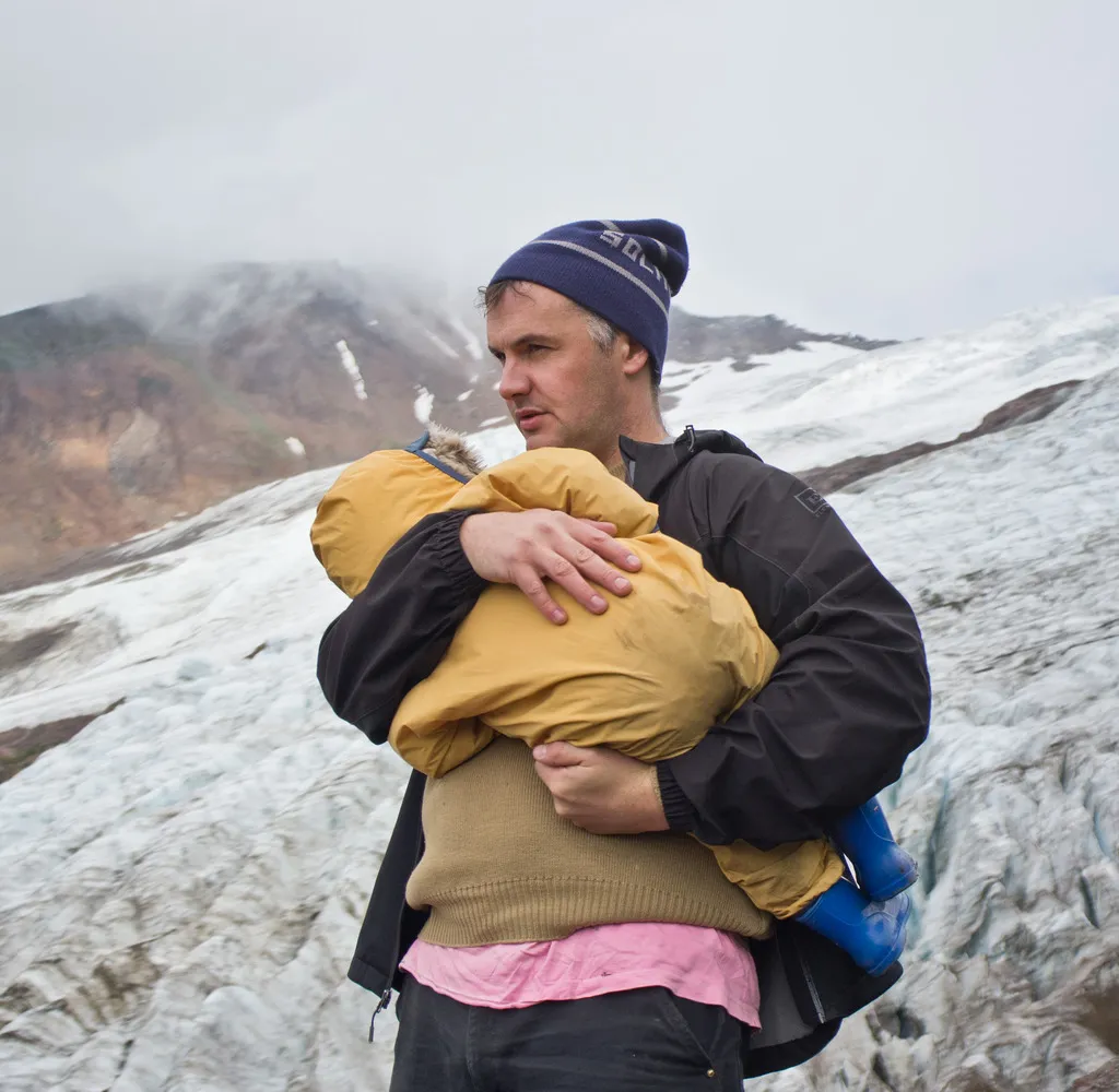 Phil Elverum y su hija | Phil Elverum and his daughter