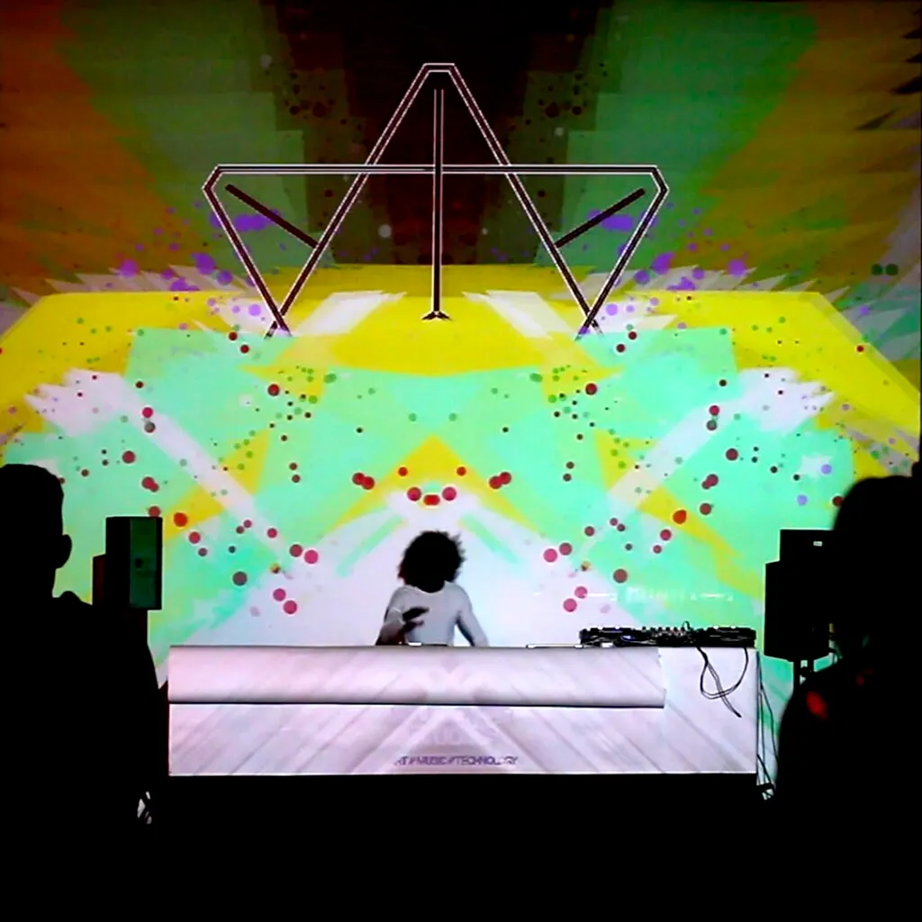 Immersive AudioVisual Performance during FashionTech Festival with POP UP Fashion Berlin at Platoon Kunsthalle