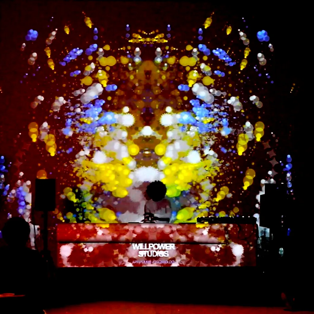 Immersive AudioVisual Performance during FashionTech Festival with POP UP Fashion Berlin at Platoon Kunsthalle
