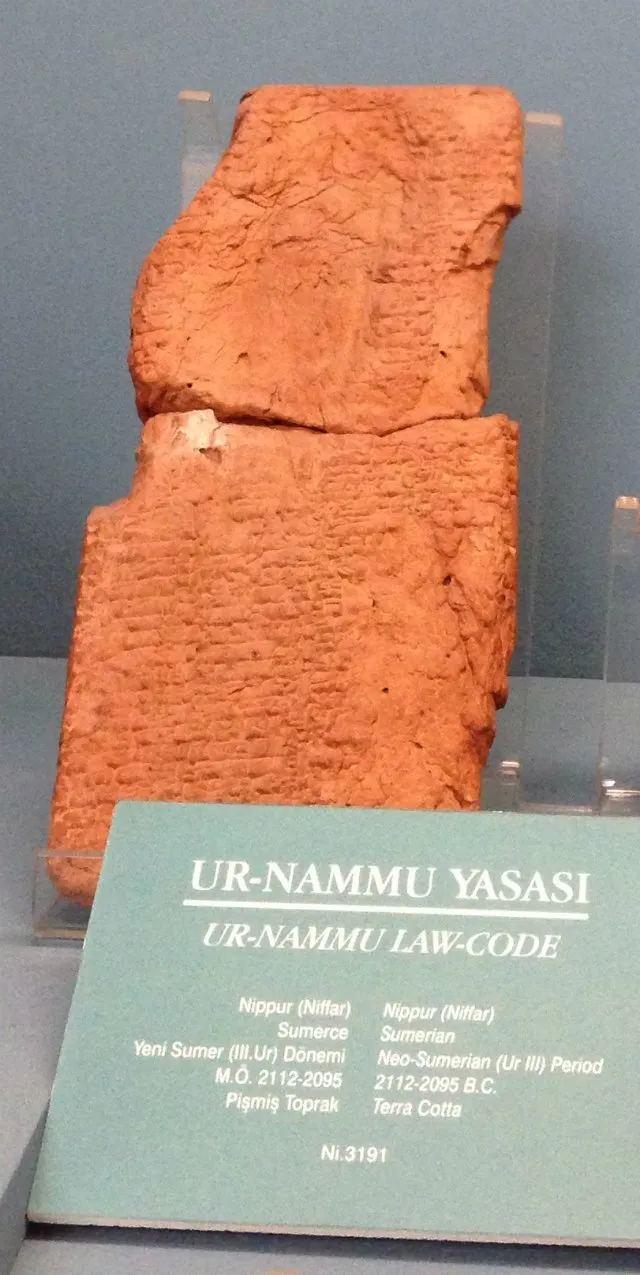 Ur_Nammu_code_Istanbul_rz.jpg