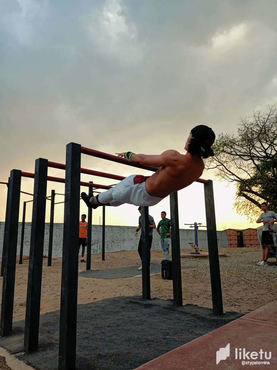 clvik02ua000sdjsza3af5bo1_retouch_2024042714442908.webp