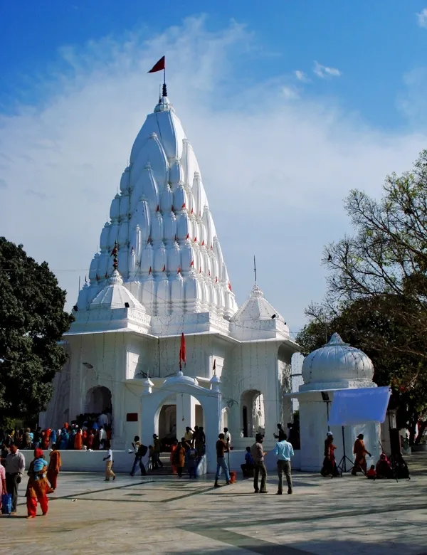 06-50-45-A_temple_in_Mansa_Devi_temple_complex,_Panchkula_near_Chandigarh.jpg