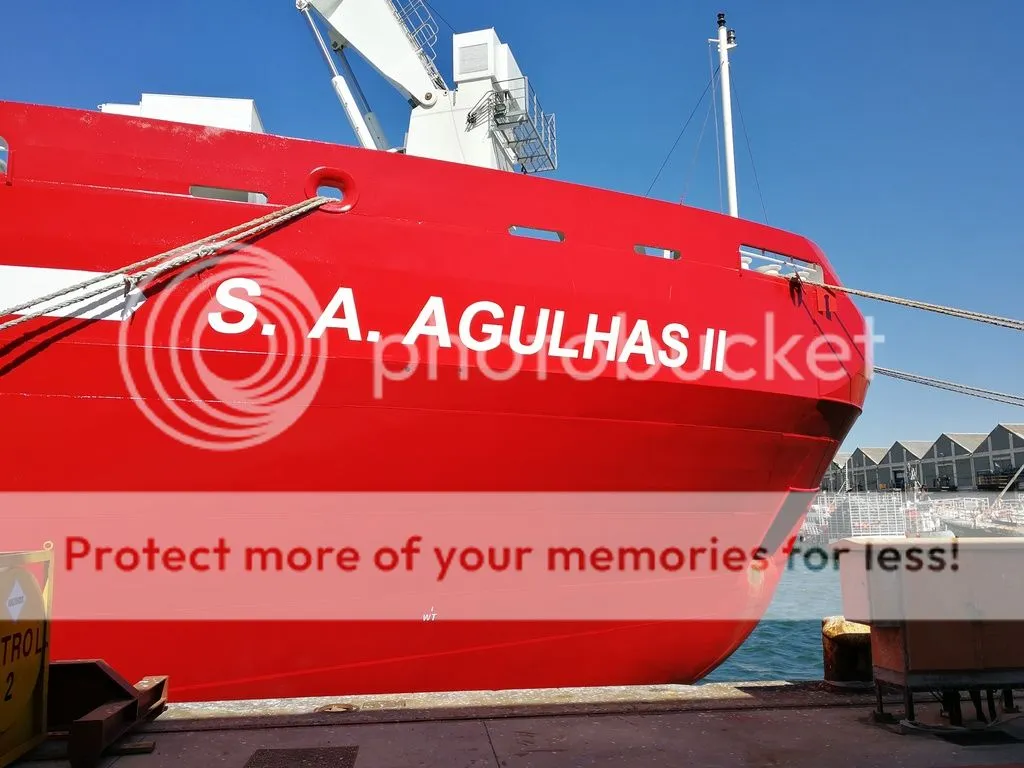 SA Agulhas II closeup