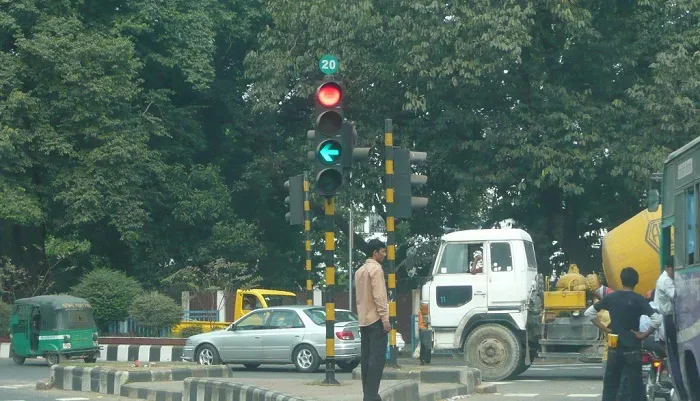 Daily-sun_Traffic_signal_picture.jpg