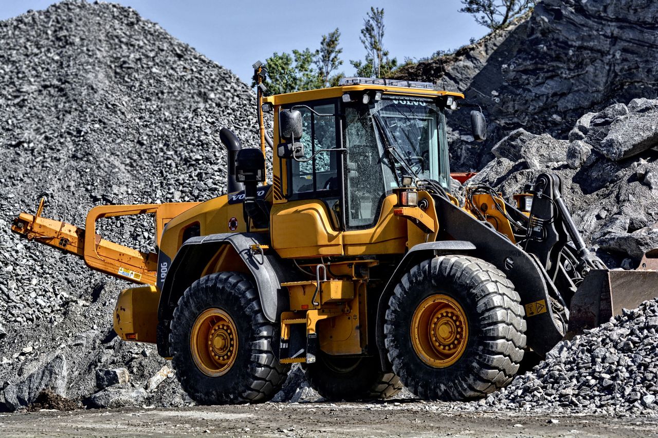 gravel-industry-machinery-162639.jpg