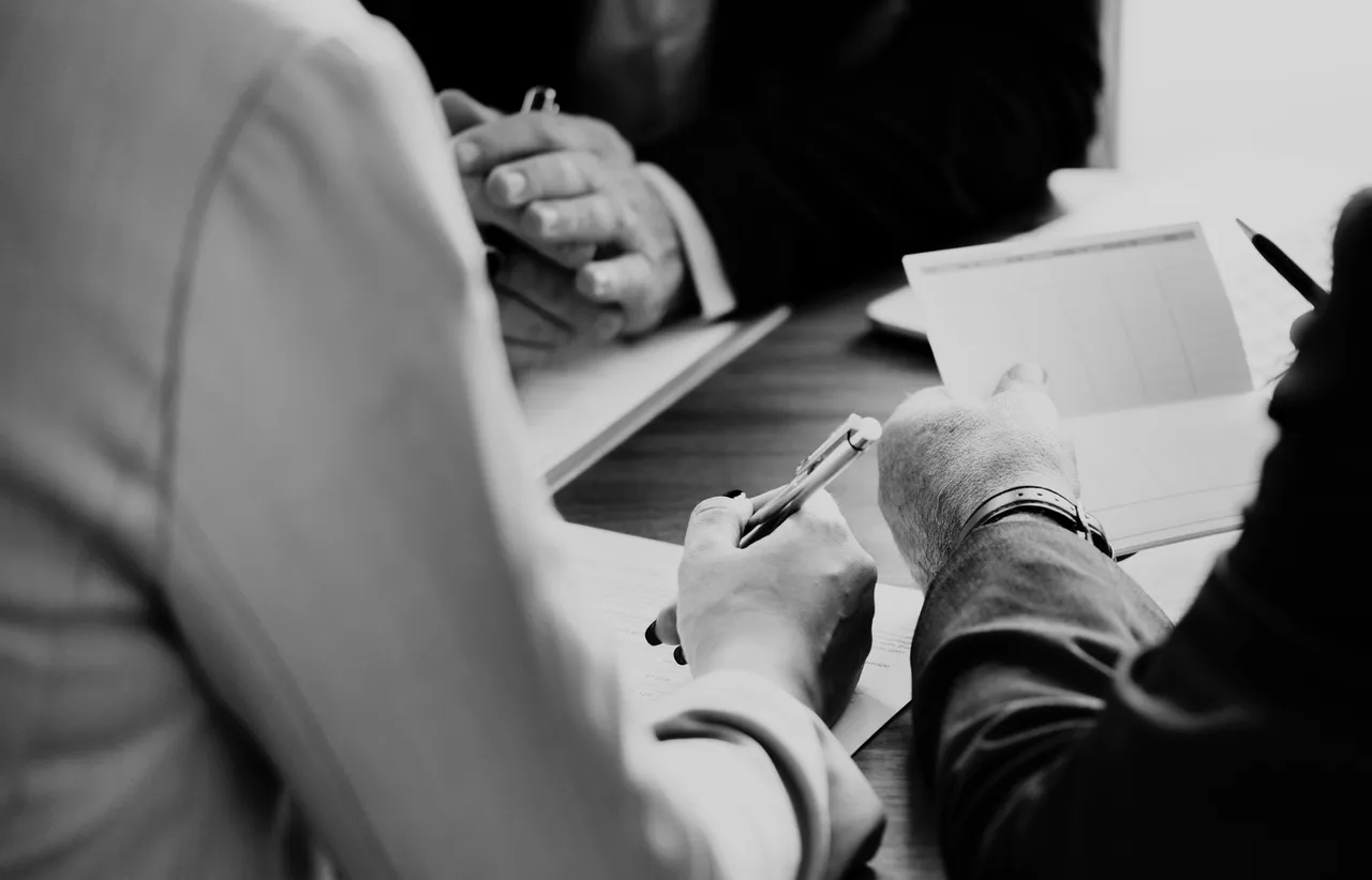 black-and-white-blur-desk-910332.jpg