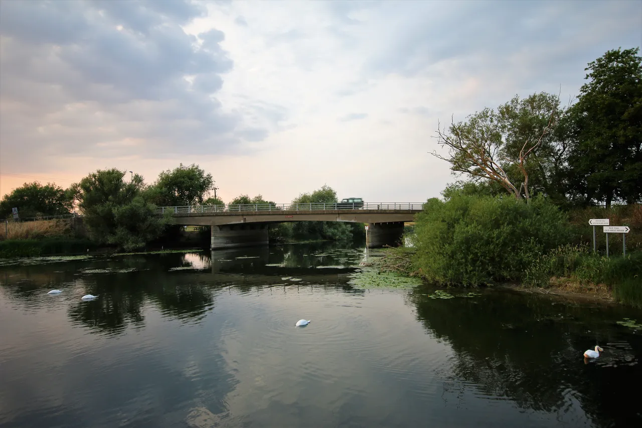 earith bridge looking east.jpg