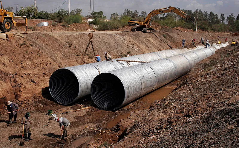 800px-114_inch_pipe_installation.jpg