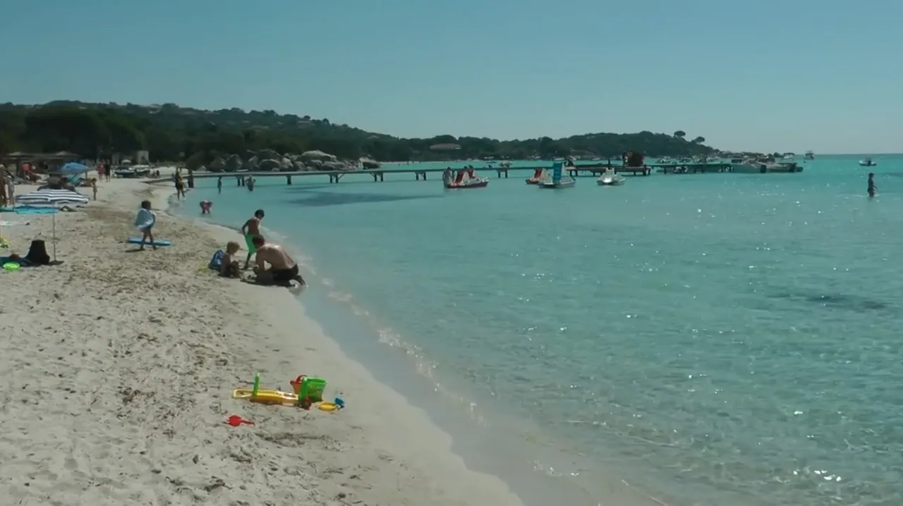 11.-Corsica.tour-Playa-de-Santa_Julia.jpg