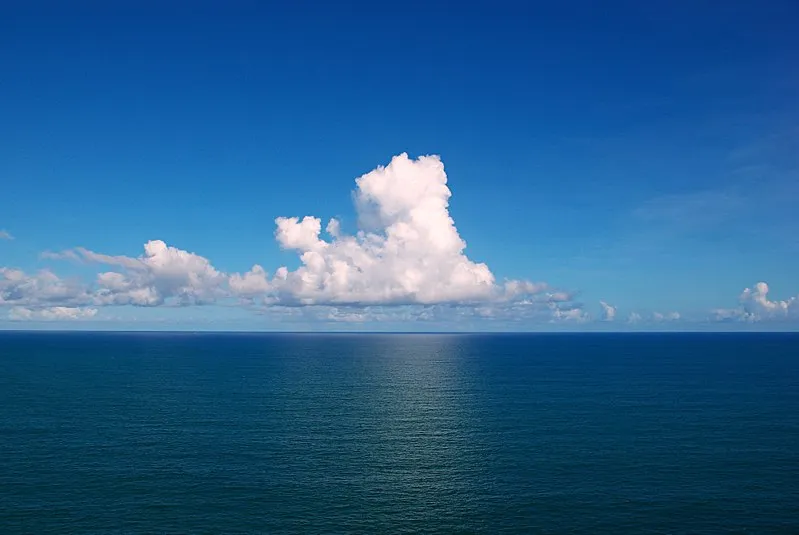 800px-Clouds_over_the_Atlantic_Ocean.jpg