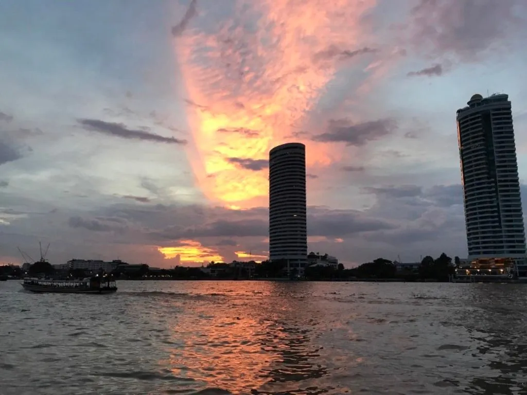 sunset at Chao Phraya River4.jpg