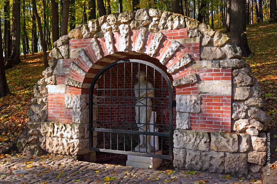 Pavilion - Grotto of Diana with a statue