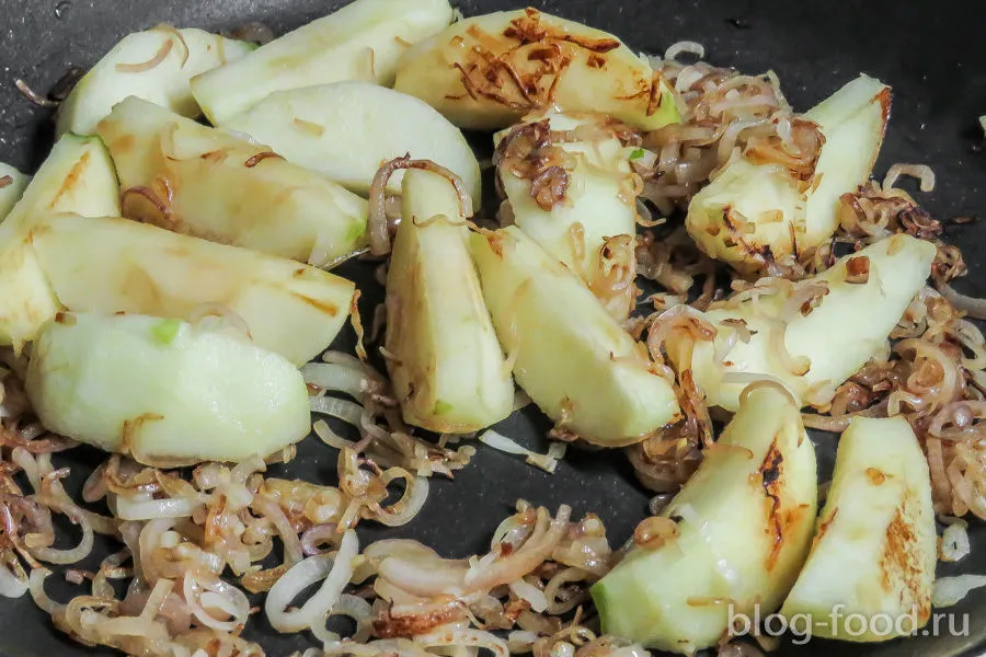 Turkey with apples