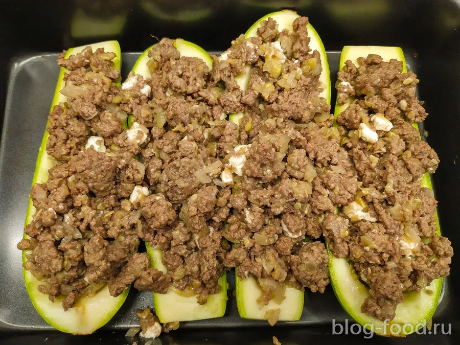 Stuffed zucchini with feta and vegetables