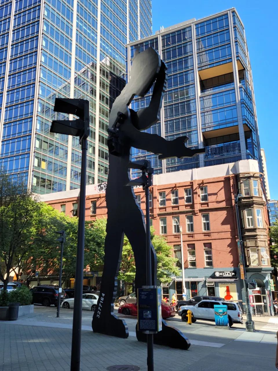 Hammering Man sculpture outside the Seattle Art Museum