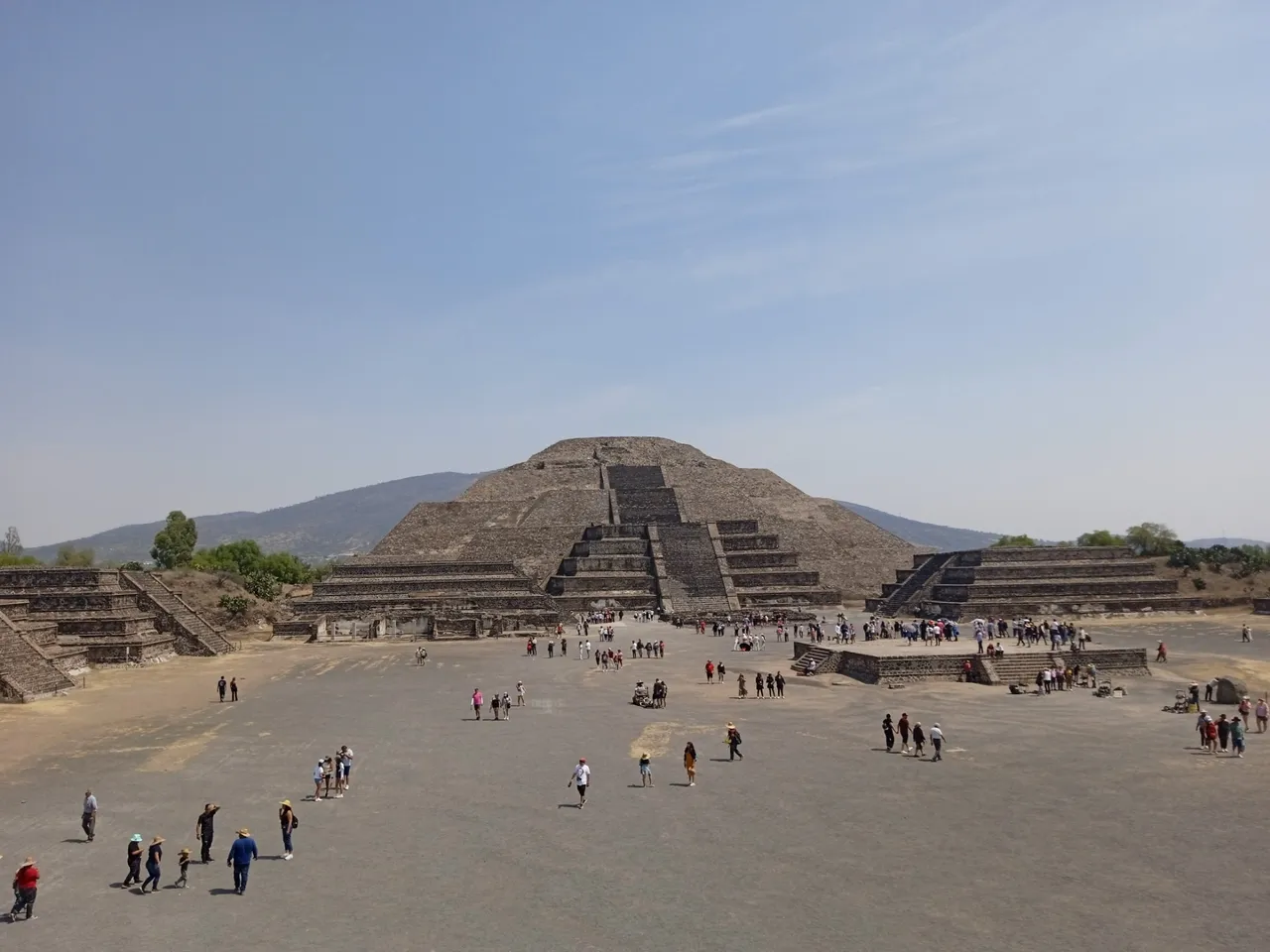 General view of the Moon Square