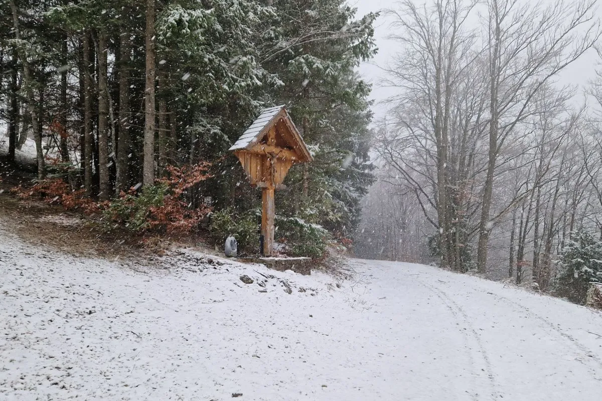 Wayside cross