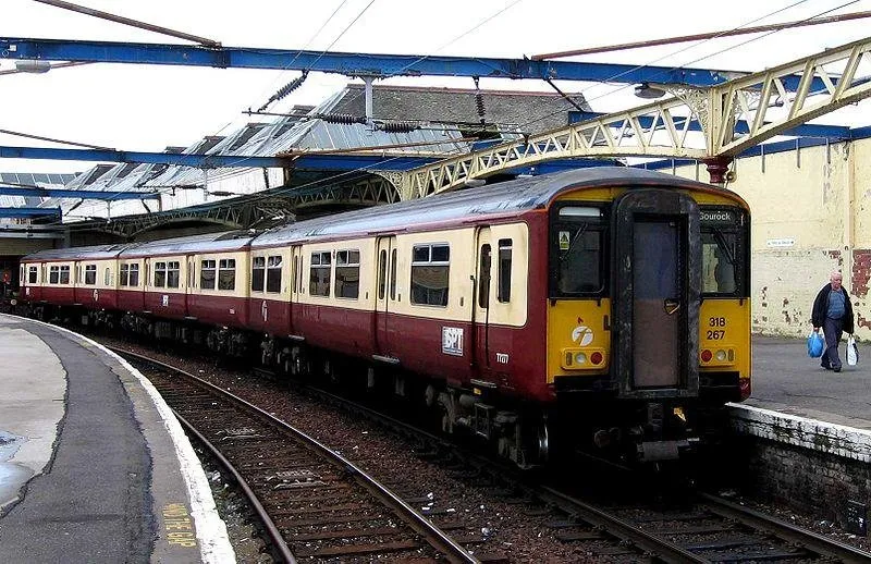 800px-British_Rail_Class_318_at_Gourock.jpg