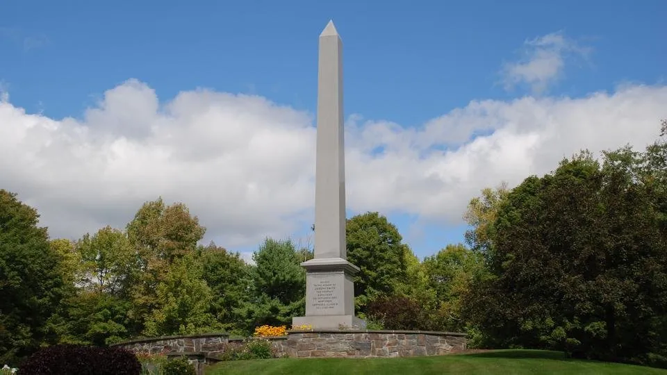 Joseph-Smith-birth-monument.jpg