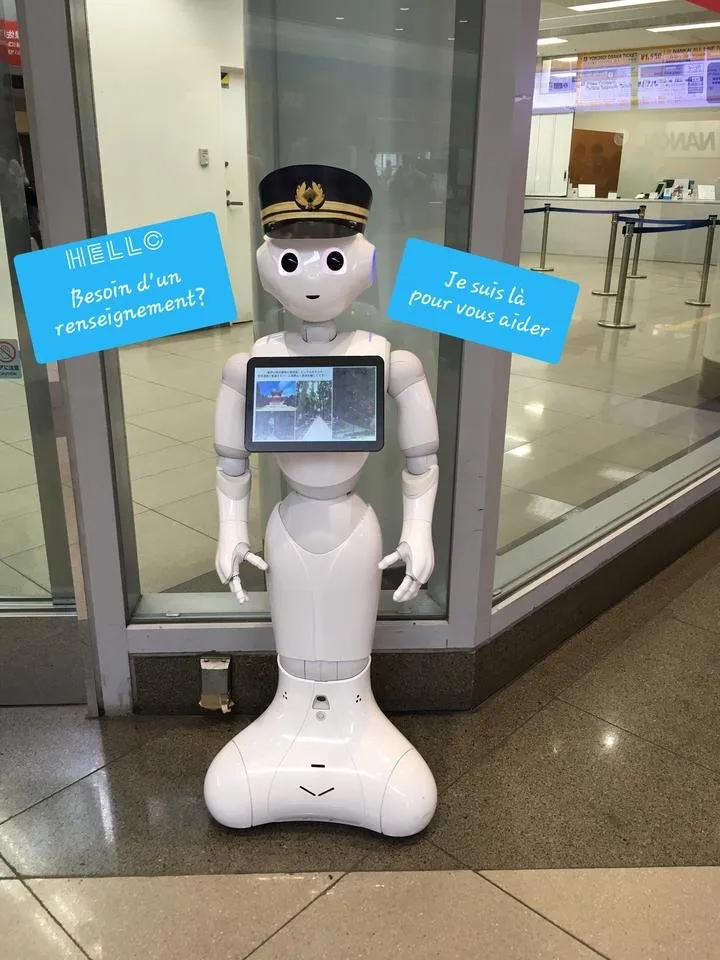 2019-04-24 Osaka (03fran) aéroport robot I.jpg