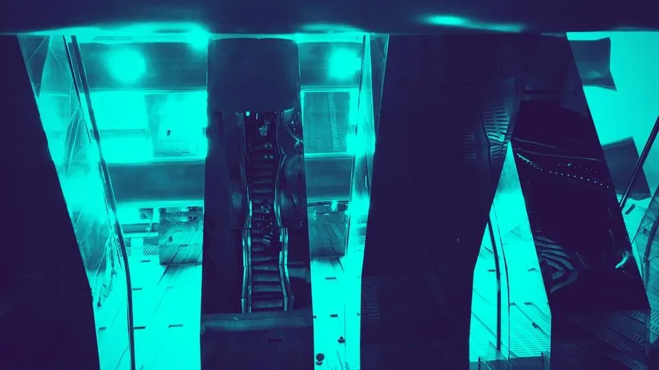 escalator2.jpg
