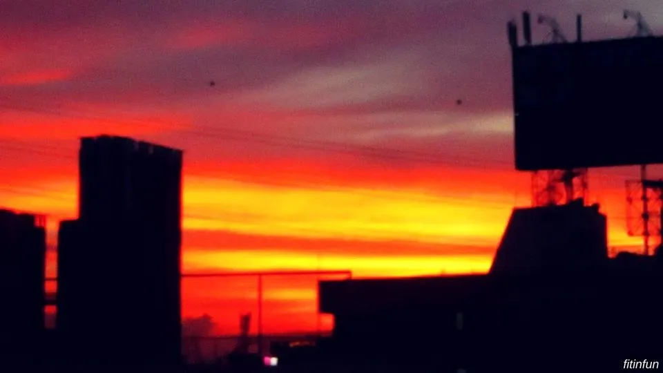 55 Road to STEEMfest Blocktrades Contest Entry 6 Bu95 grat Close up sunset bangkok thailand tuesday orange color challenge fitinfun.jpg