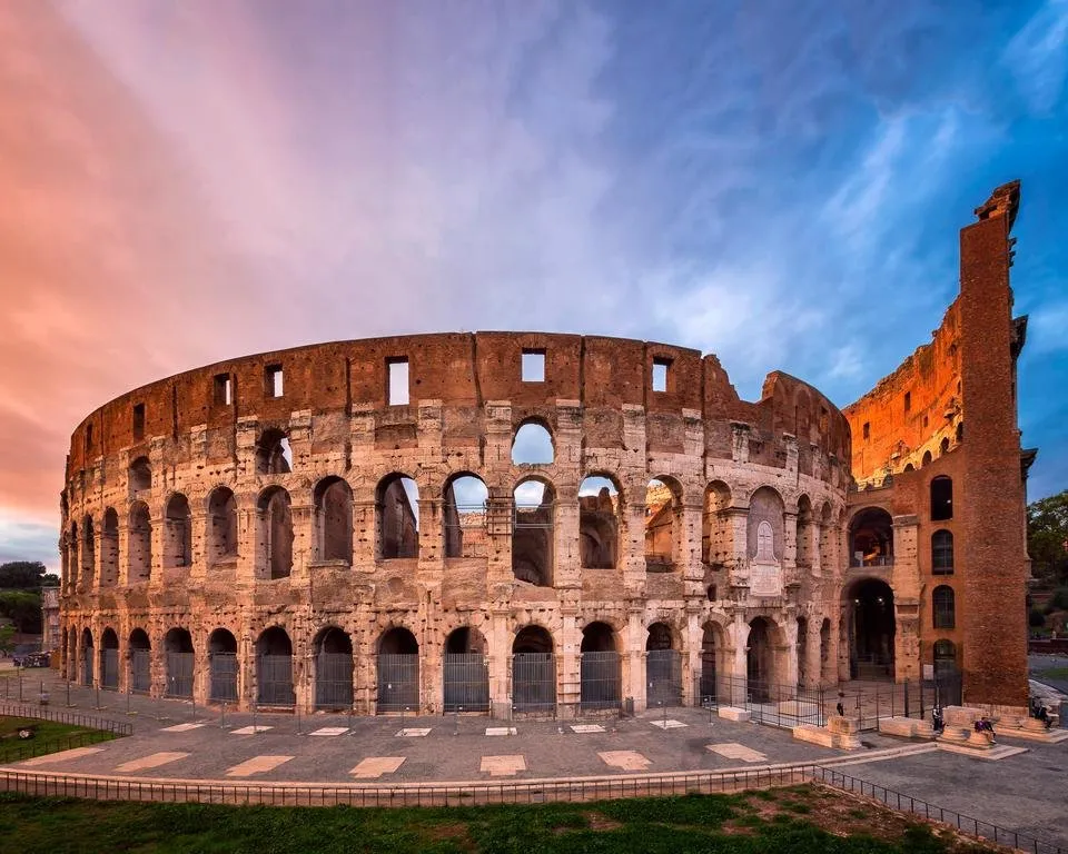 Roman Colosseum (Flavian Amphitheatre) in the Evening, Rome, Italy.jpg