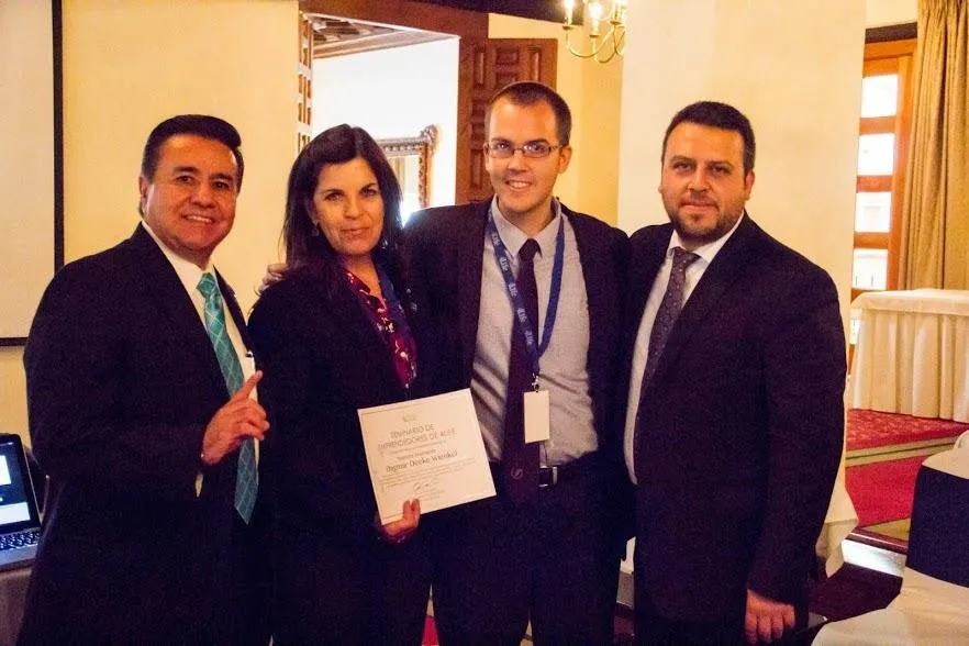 Con directivos de 4Life México.JPG
