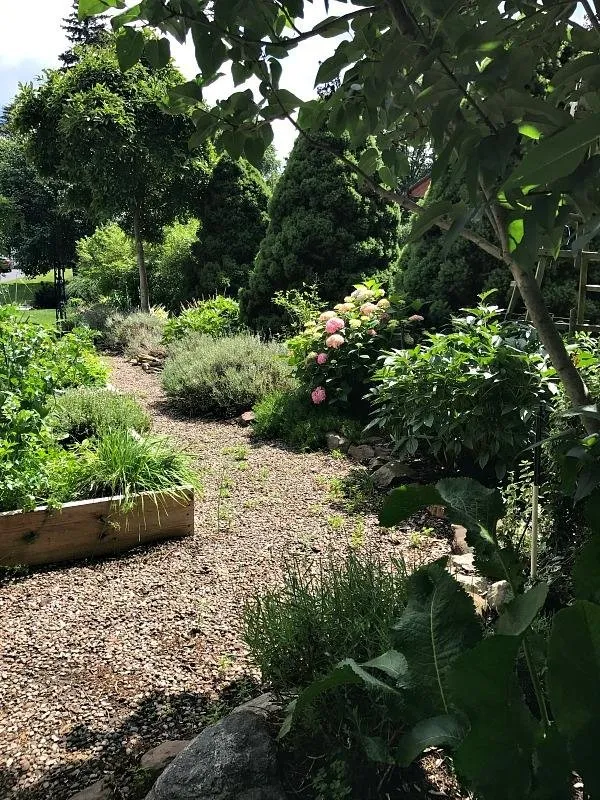 gardening-side-2.jpg