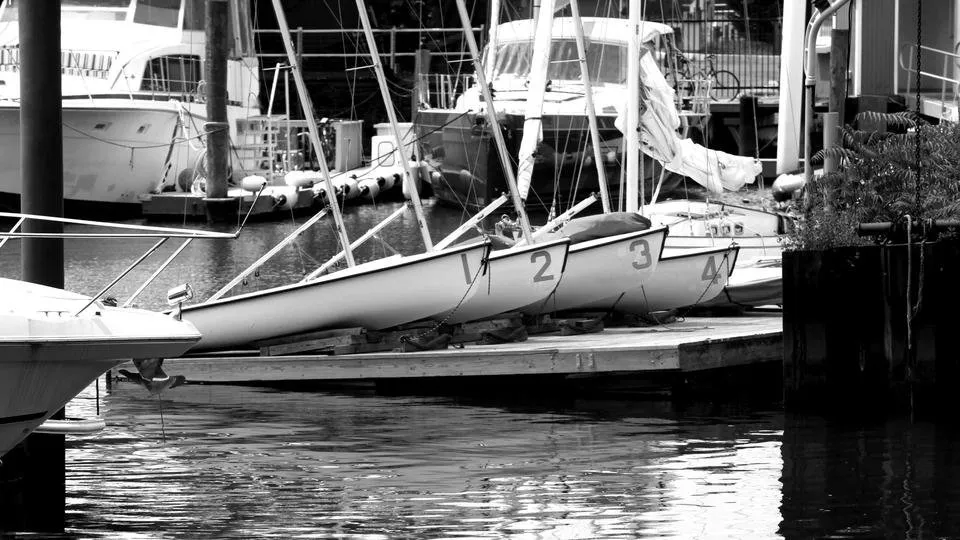 sail1234BW.jpg