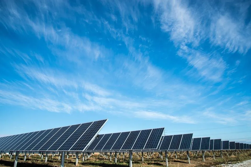 paneles solares.jpeg