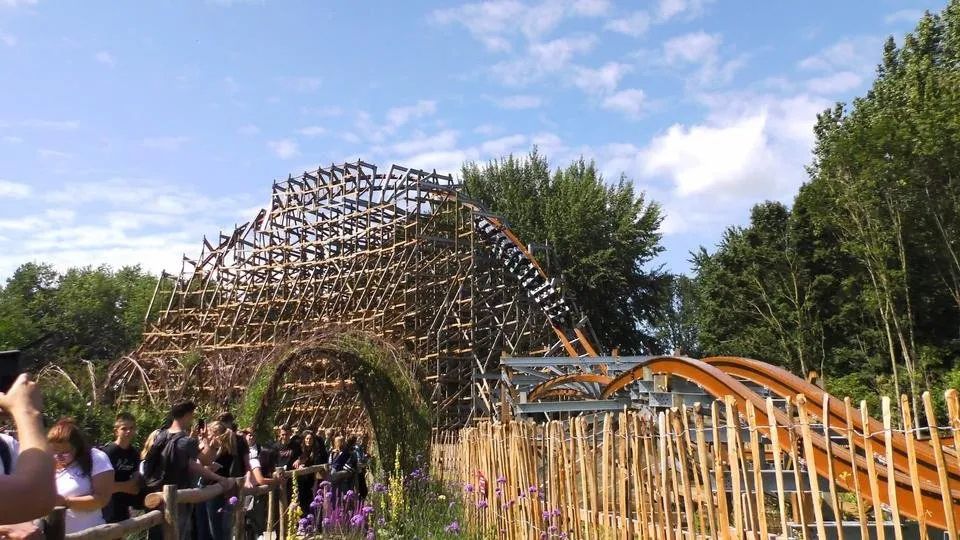 Ride Check - Untamed @ Walibi Holland - Ein Hybrides Meisterwerk (4K - 60p).mp4_snapshot_05.59_[2019.08.11_16.39.45].jpg