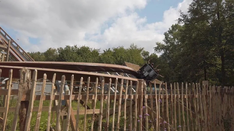 Ride Check - Untamed @ Walibi Holland - Ein Hybrides Meisterwerk (4K - 60p).mp4_snapshot_09.01_[2019.08.11_16.49.48].jpg