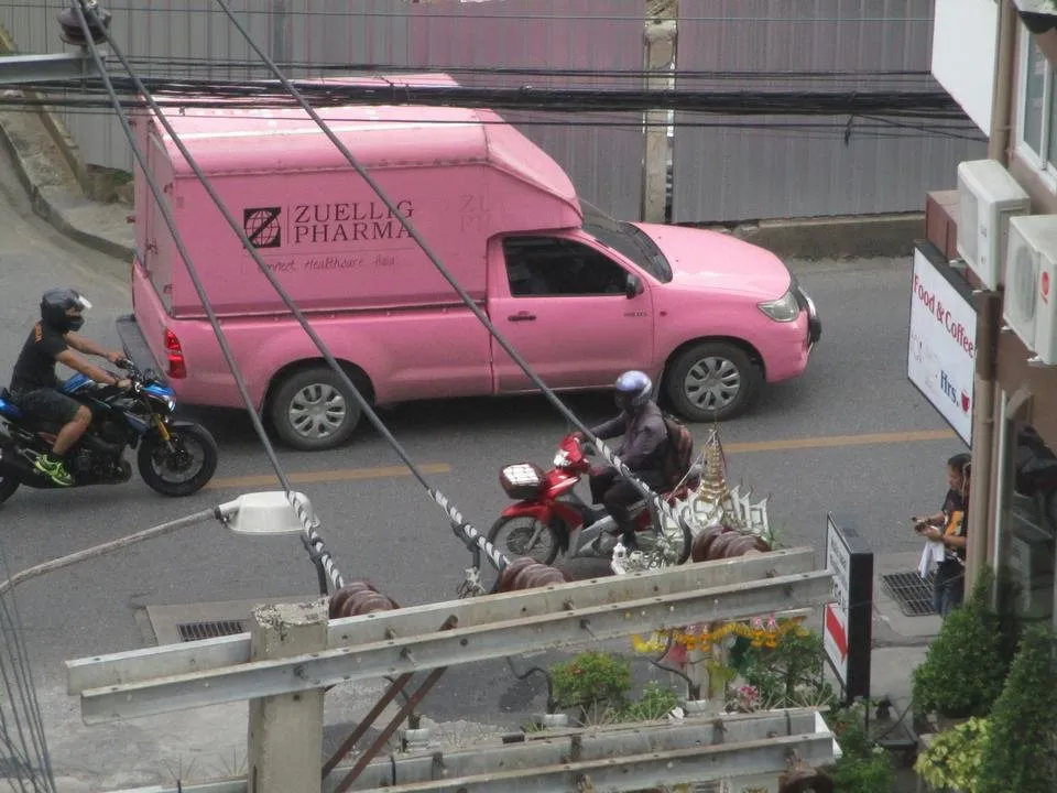 vehicle pink truck fitinfun.JPG