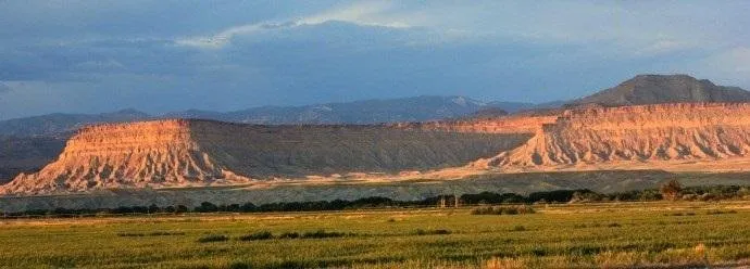 robbers-roost-cliff.jpg