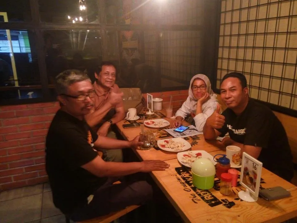 rapat sastra bengkulu di ayh (1).jpg