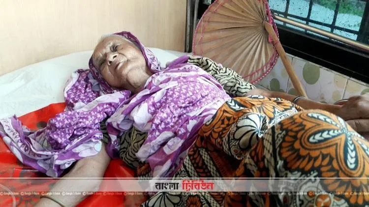রাস্তায় ফেলে যাওয়া সেই মাকে হাসপাতালে ভর্তি.jpg