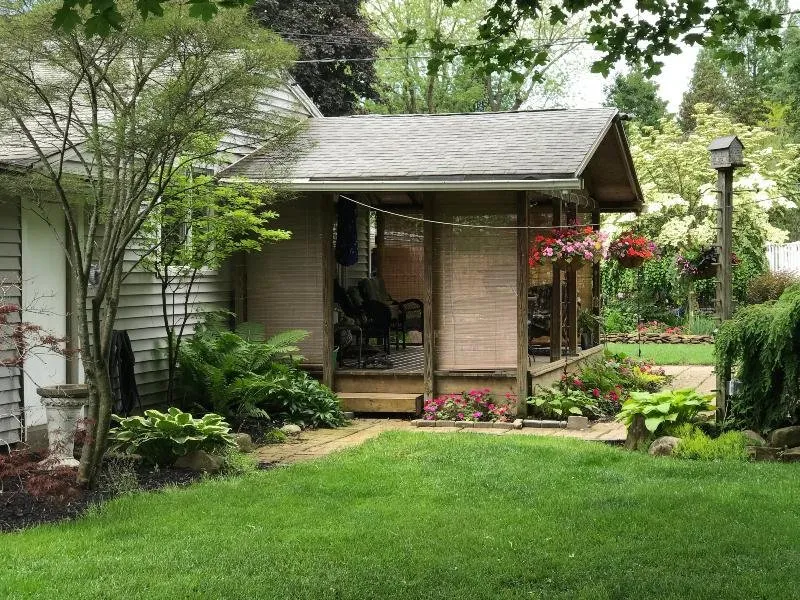 a porch garden 4.jpg