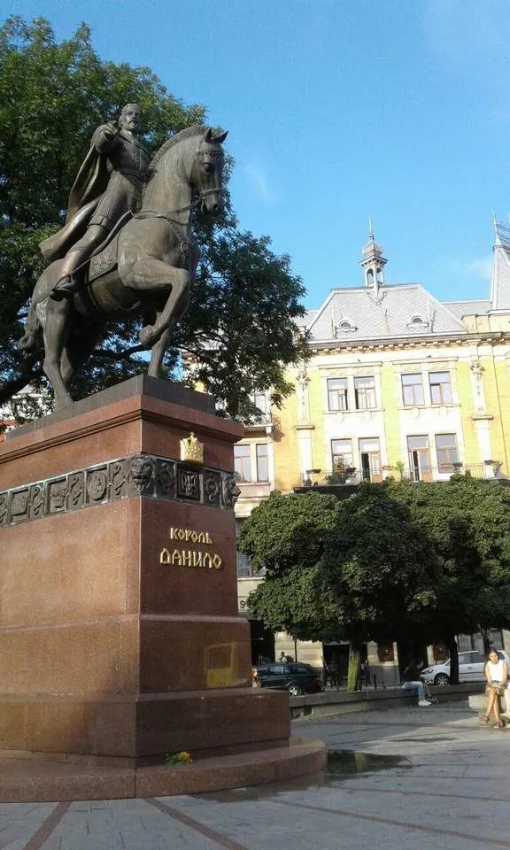 0-02-01-d8affb0dca2fec2ac62def631bb049eec959ec7e57231adb328bb334d96d535a_a7e45585.jpg
