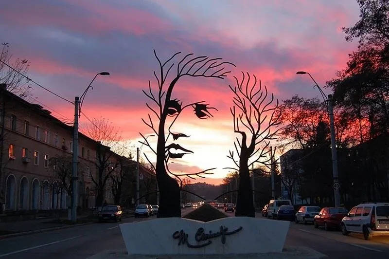 worlds-most-creative-statues-1.jpg