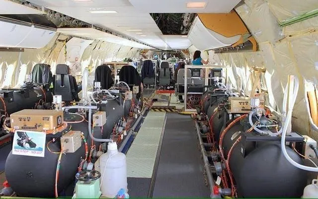 EXPOSED-Photos-From-INSIDE-Chemtrail-Planes-23.jpg